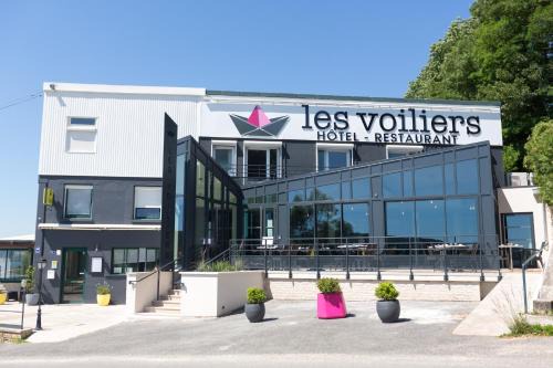 Peigney Hotel | Logis Les Voiliers