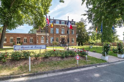 Corbehem Hotel | Logis Manoir de Fourcy