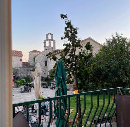 Old Town Apartment | Lola of Old Town