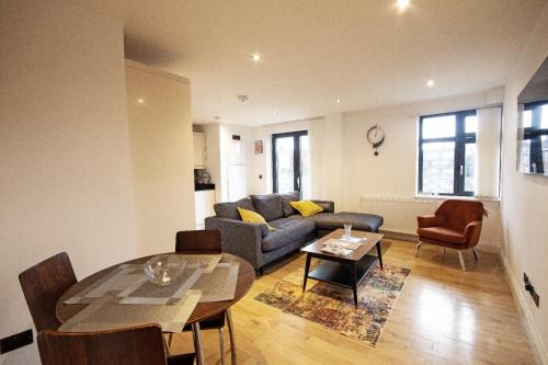 Shoreditch Apartment | London City 2-BR and 2 Bathroom Apartment Hoxton Zone 1 Balcony