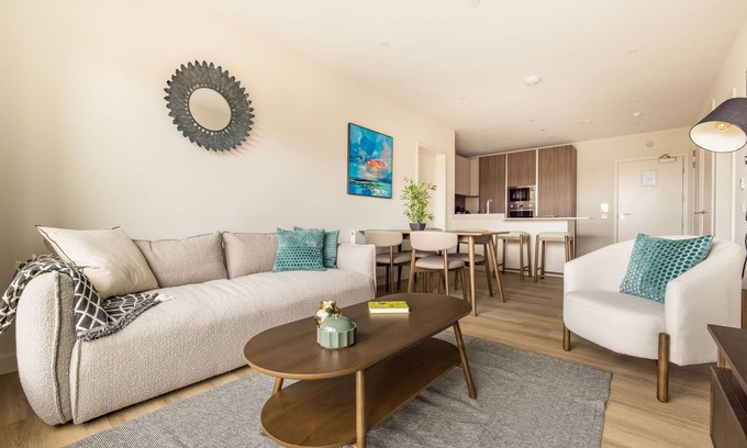 London Borough of Ealing Apartment | London Greenford by Charles Hope