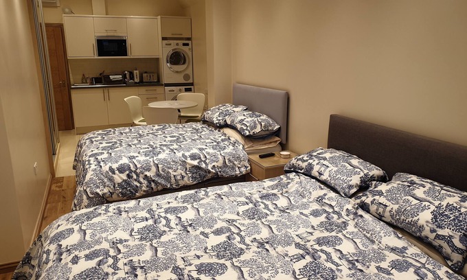Valentines Apartment | London Luxury 2 bed studio 5 min to Ilford Stn FREE parking