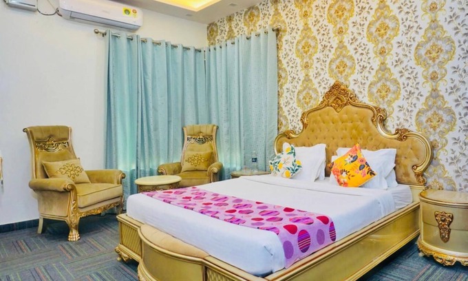 Gurugram Other | London Pride Farmhouse
