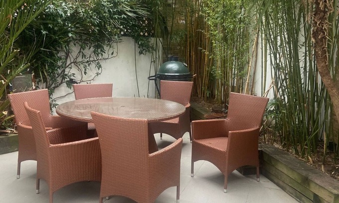 Ravenscourt Park House | London townhouse by the park. Easy access to central London.