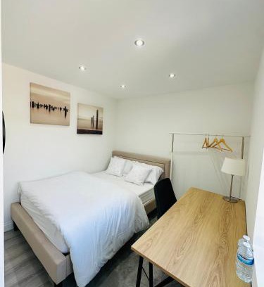 Whitton House | London Twickenham stadium double Bedroom B