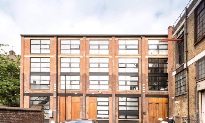 Prince's Apartment | London warehouse 2 bed