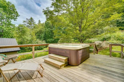 Londonderry House | Londonderry Retreat about 3 Mi to Lowell Lake!