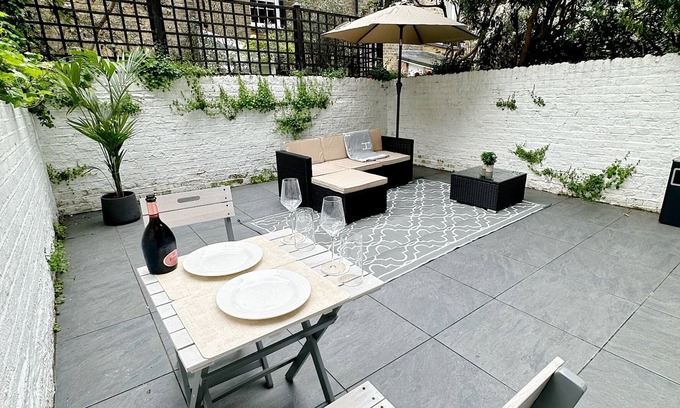 Churchill Apartment | Londwell - Chelsea Garden Flat - Private Oasis