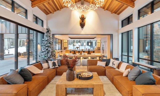 Mountain Village Ski Chalet | Lonestar Lodge by Cuvee