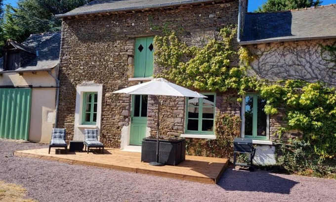 Saint-Maugan House | Longère indépendante avec terrain de tennis privé