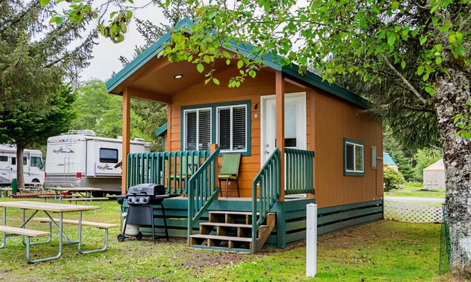 Seaview Resort | Long Beach Camping Resort Studio Cabin 4