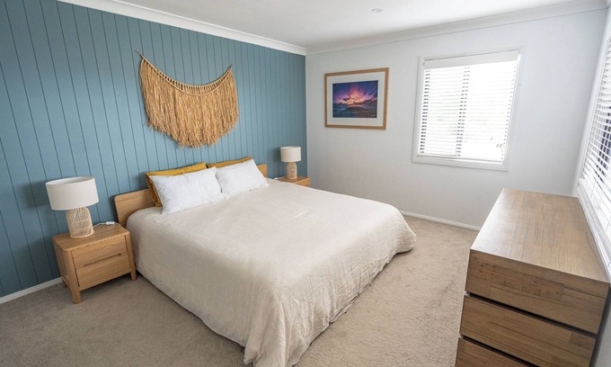 Long Jetty House | Long Jetty Beach House. Stroll to the beach and lake. Come & explore the Coast!