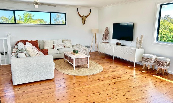 Long Jetty House | Long Jetty Lake House