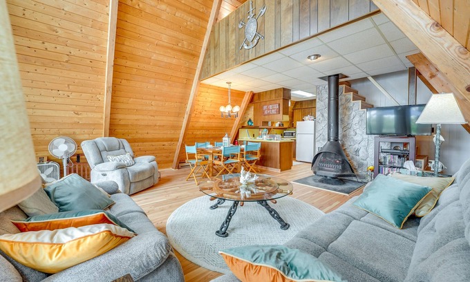 Fountain Cabin | Long Lake Cabin w/Kayaks, Private Beach & Dock!