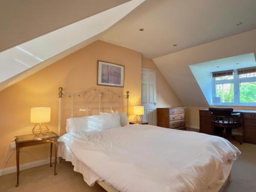 Darwin Apartment | Long Stay Biggin Hill 1Bed Flat Near Airport WiFi