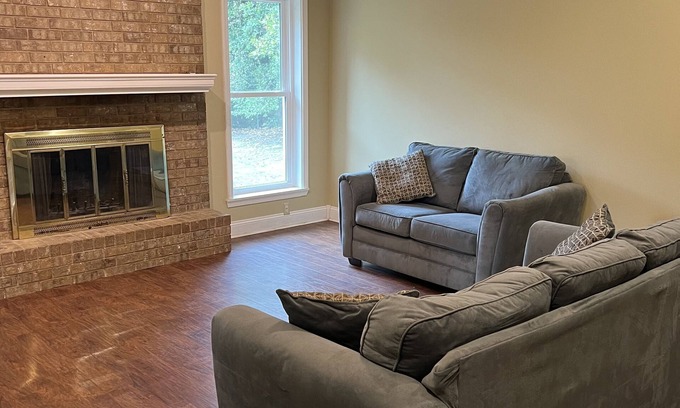 Tyler House | Long term or short-term rental near UT Tyler & TJC.
