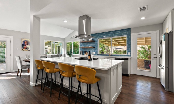 Austin House | Long Term Urban Oasis w/Pool, Gym, detach Office