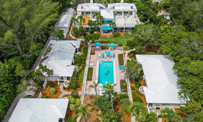 Whitney Beach Condo | Longboat Key 2BR Bayside Villa