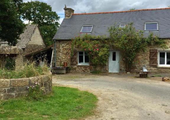 Rostrenen House | Longere au dessus de l' écluse 152