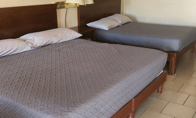 Alpine Hotel | Longhorn Ranch Motel - Standard Room