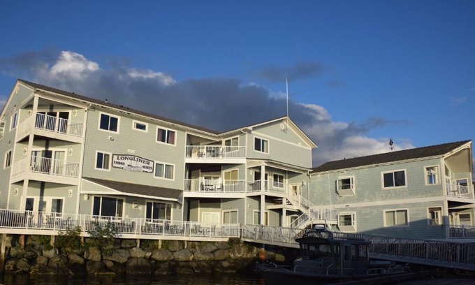Sitka Hotel | Longliner Lodge and Suites