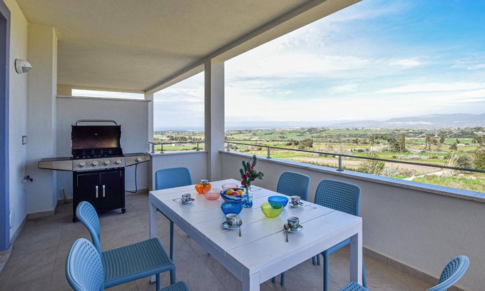La Muddizza Apartment | Look forward to an unforgettable sea panorama in this comfortable vacation apartment!