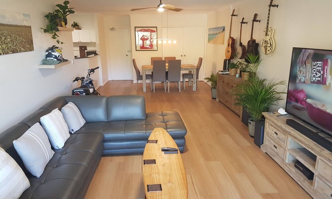 Collaroy Apartment | Looking to rent my stunning 2 bedroom top floor apartment for 6 months.