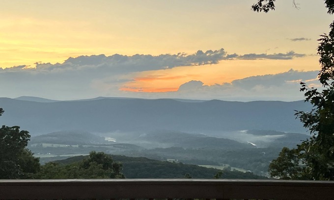 Rileyville Cabin | Lookout Cabin in the mountains, Amazing Views!