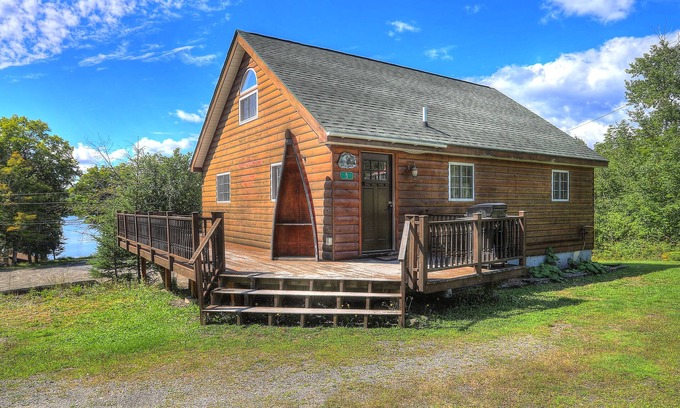 Rangeley House | Lookout Cabin - Shared waterfront on Rangeley Lake!