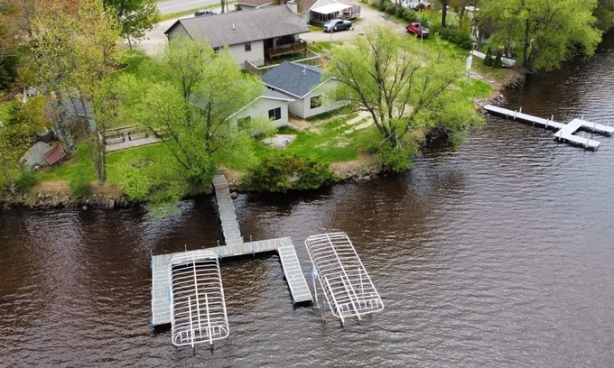 Pelican Lake Cabin | Loon Cabin at Pelican Lake