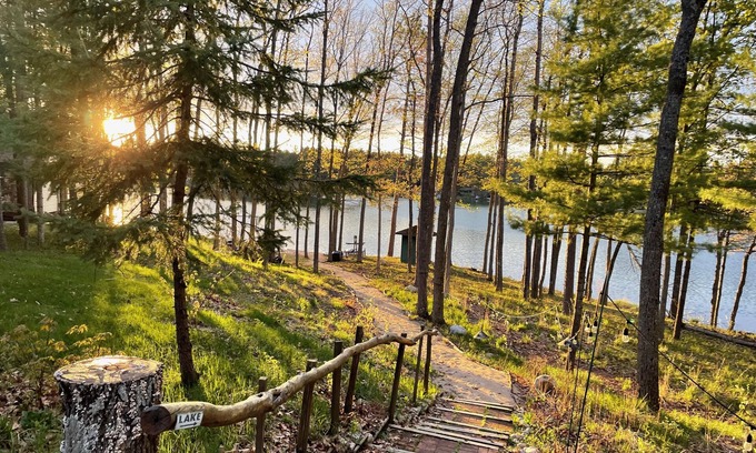 Lewiston Cottage | Loon Landing: Fall Colors Reflecting Off the Lake – Pure Magic