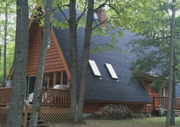 Elcho Cottage | Loon Lodge- Lakefront Cottage on Enterprise Lake