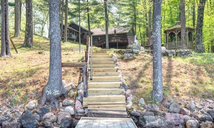 New Auburn Cabin | Loon's Nest Cabin on Lower Long Lake