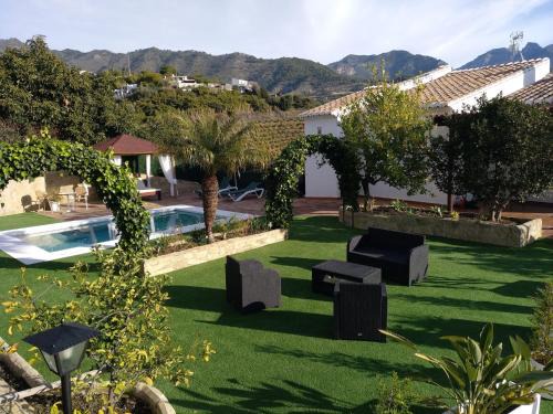 Frigiliana Villa | Lopera Cave Apartment with View