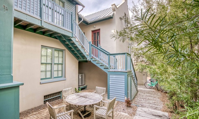 Rosemary Beach Apartment | Lora & Rob's Carriage House - Near Sky Pool & Tennis & Fitness Centers