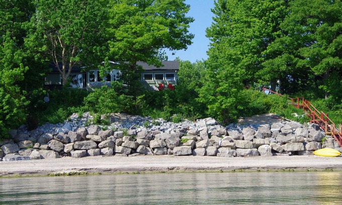 Ontario House | Lorraine Bay Private Beach Summer Getaway