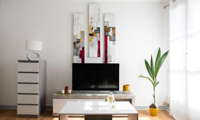 Mantes-la-Jolie Apartment | Lorraine