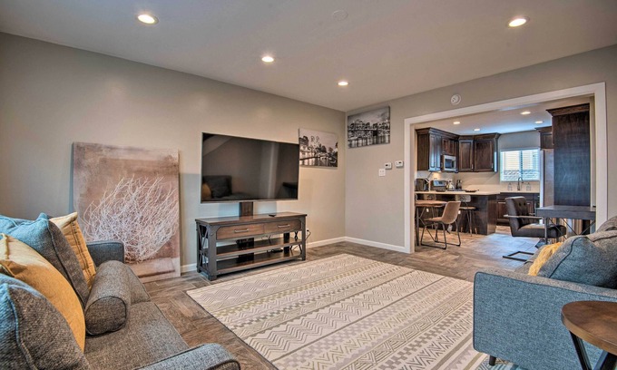 Hawthorne Apartment | Los Angeles Area Rental Near Metro Stop & LAX!