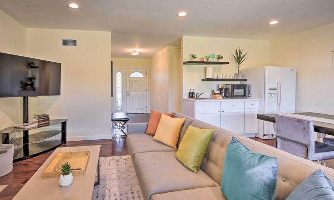 Ladera Heights Apartment | Los Angeles Suite w/ Covered Patio Area!