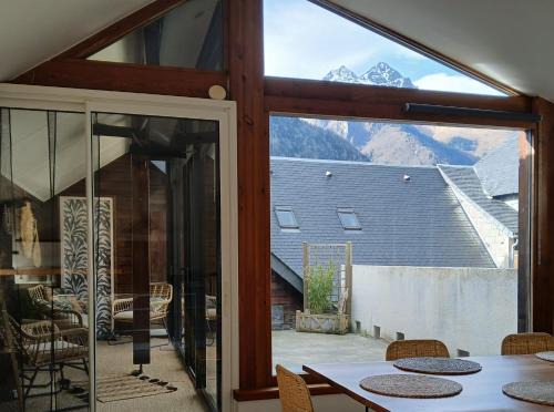 Bazus-Aure House | Los Montanhoùs