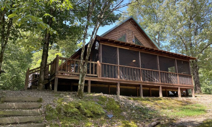 Norman Cabin | Lost Cabin at the Creek
