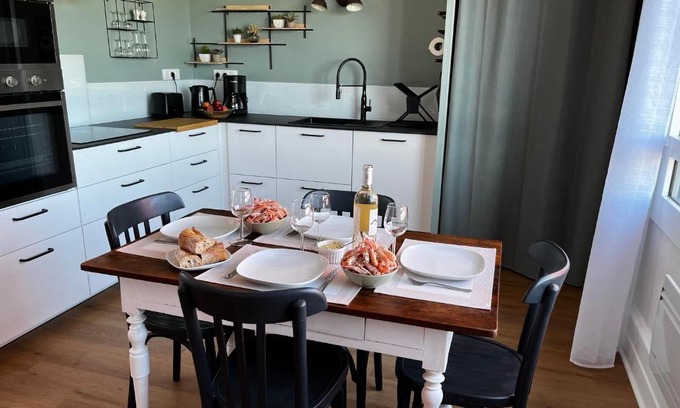 Guilvinec Apartment | Lostendro, appartements vue port
