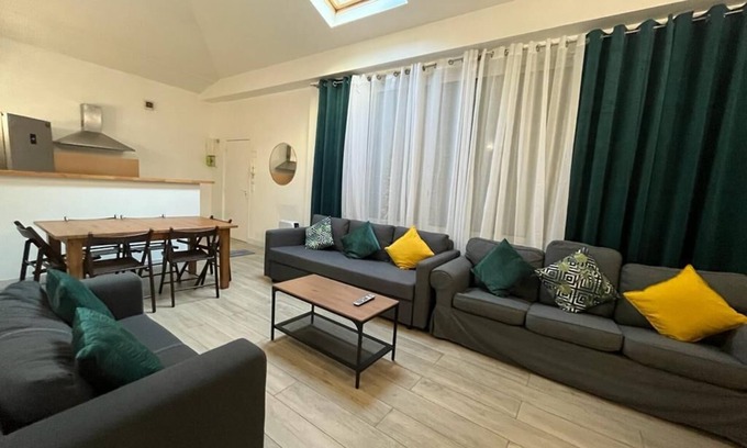 Bel-Air Nord Condo | Lot D'appartements Pour 22 Personnes a Paris Place de la Nation