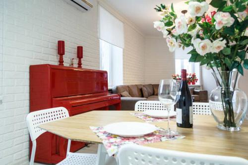 Mykolaiv Apartment | Lotos for You Apartments 2, RED PIANO