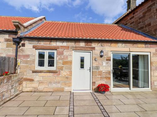 Ruswarp House | Lottie's Cottage at Broadings Farm