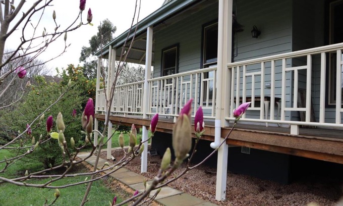 Cockatoo House | Lottie’s Bed & Breakfast at Fielderberry Farm