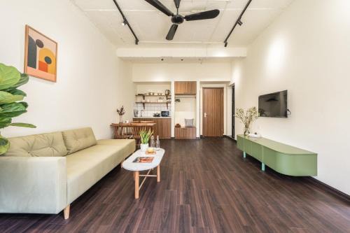 Hai Ba Trung Apartment | Lotus & Lime Hanoi-Modern Design-Laundry Included-Airport Pickup