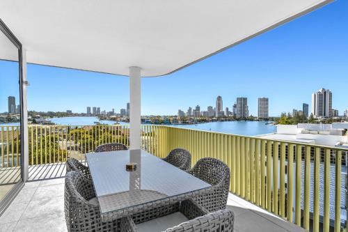 Surfers Paradise Apartment | LOTUS RESORT