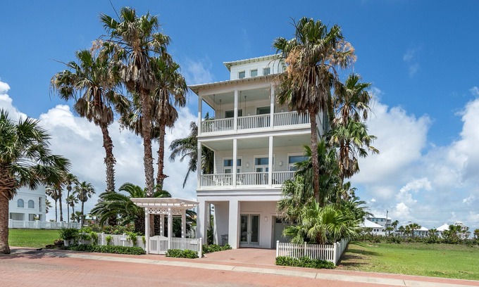 The Shores House | Lotus Villa-Beautiful Straw paths through the pretty dunes. Look out tower!