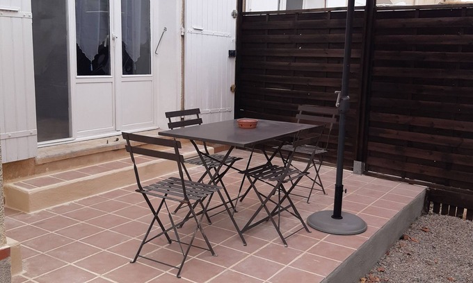 Saint-Just Apartment | Lou Cigalou rated 2 * by Etoile de France.